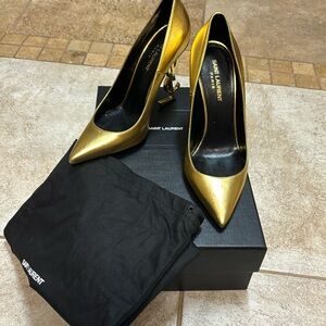 Saint Laurent
Opyum leather heels